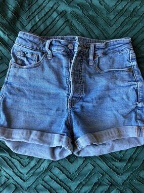 Old Navy Light Blue Cuffed Denim Shorts - Women